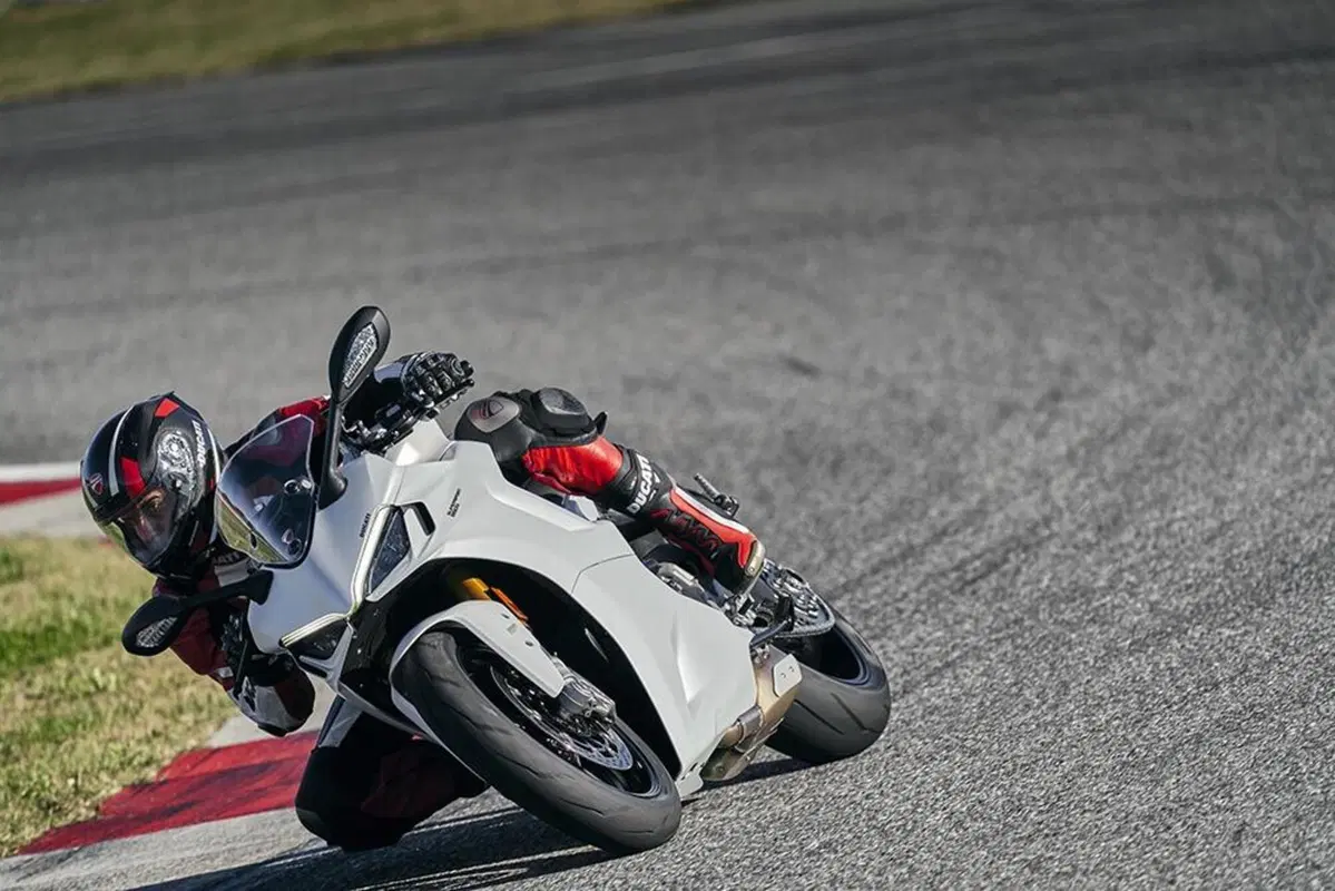 Ducati SuperSport 950 e 950 S 2021: dati e foto (6)