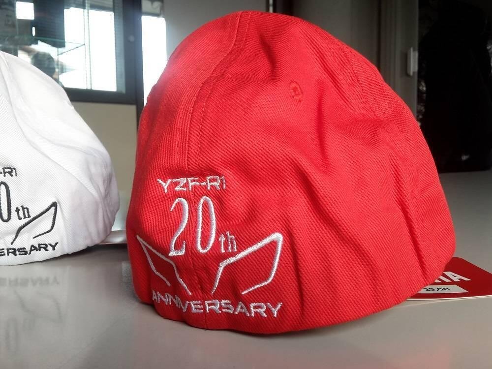 Cappello Yamaha R1 20th Anniversary (2)