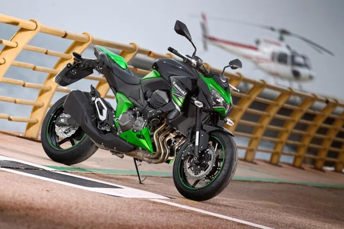 MV Agusta Brutale 800 vs Kawasaki Z800 (16)