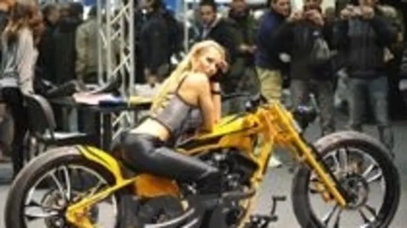 Una galleria d'arte al Motor Bike Expo 2013