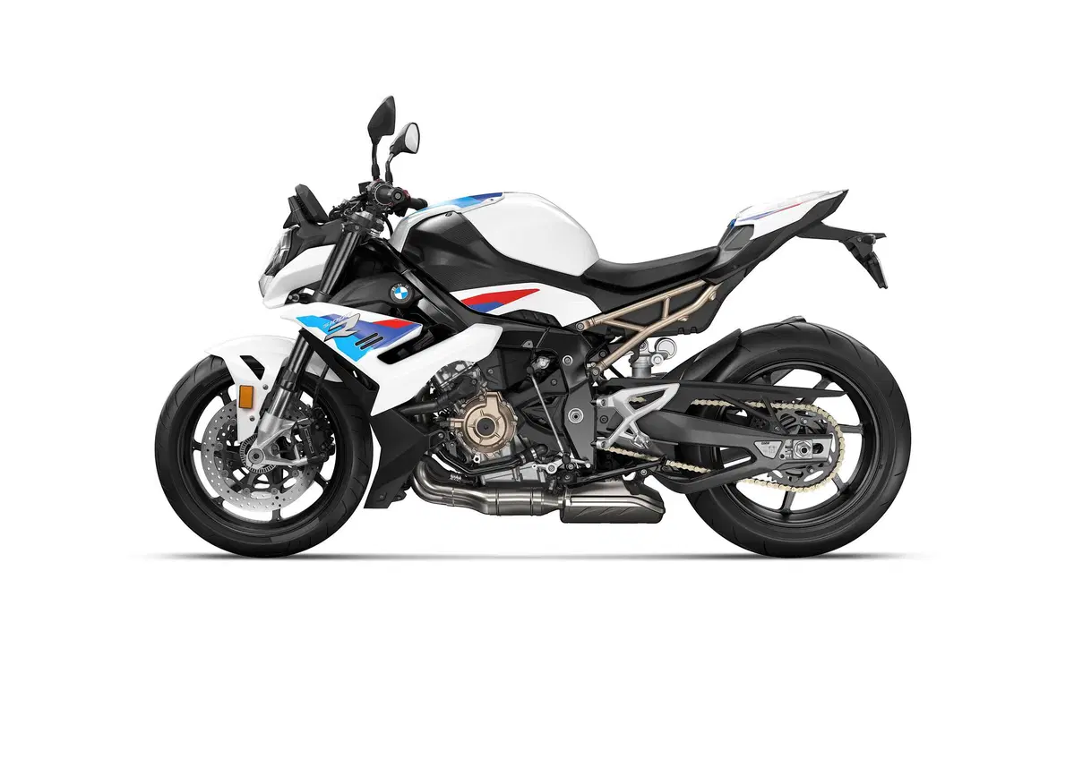 Nuova BMW S1000R 2021. Foto e dati (3)