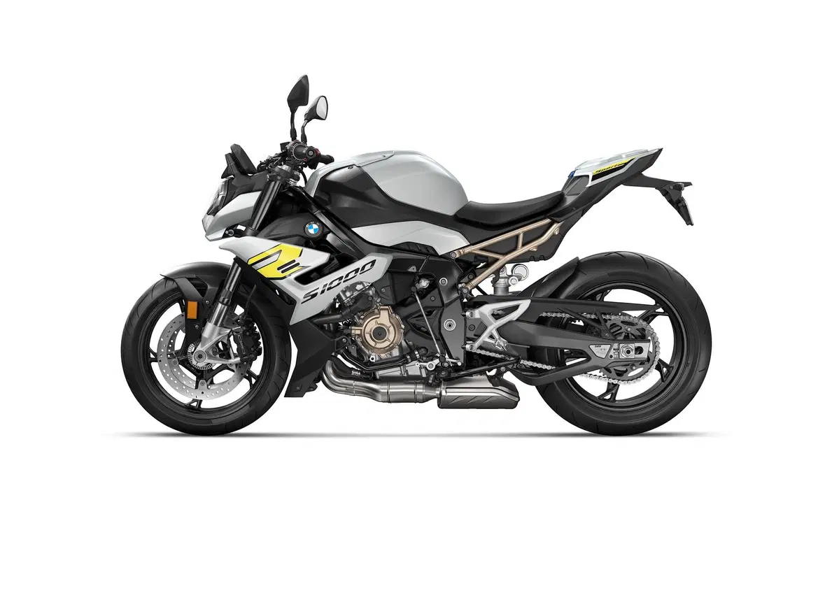 Nuova BMW S1000R 2021. Foto e dati (10)