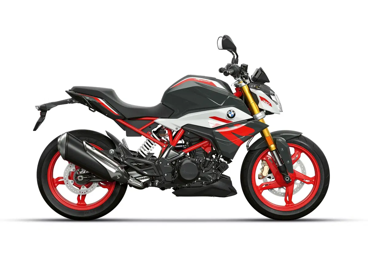 BMW G310R m.y. 2021. Si aggiornano motore ed estetica 