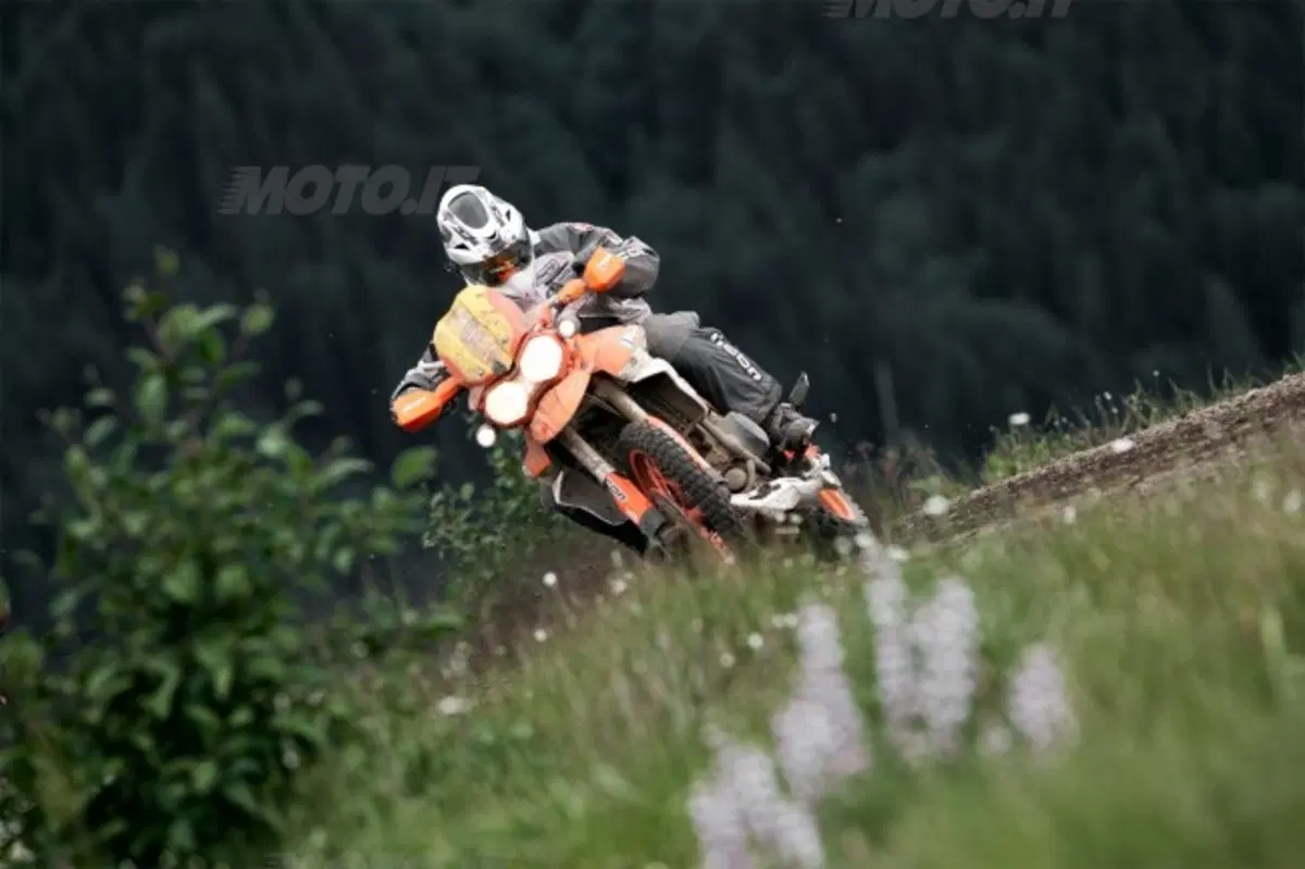 Triumph Tiger 800 XC, adatta a qualsiasi terreno (5)
