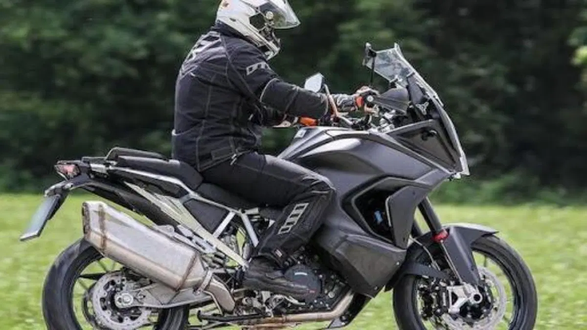 KTM 1290 Super Adventure S e R 2021: serbatoio basso confermato dal brevetto (6)