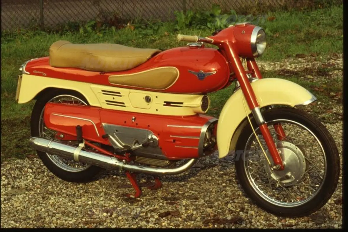 Massimo Clarke: "Le moto carrozzate degli anni Cinquanta"