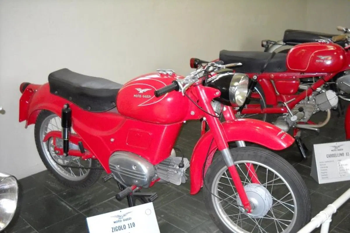 Massimo Clarke: "Le moto carrozzate degli anni Cinquanta" (4)