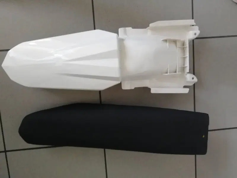 KIT PLASTICHE, PARAFANGO POST E SELLA SWM RS 500 R (3)