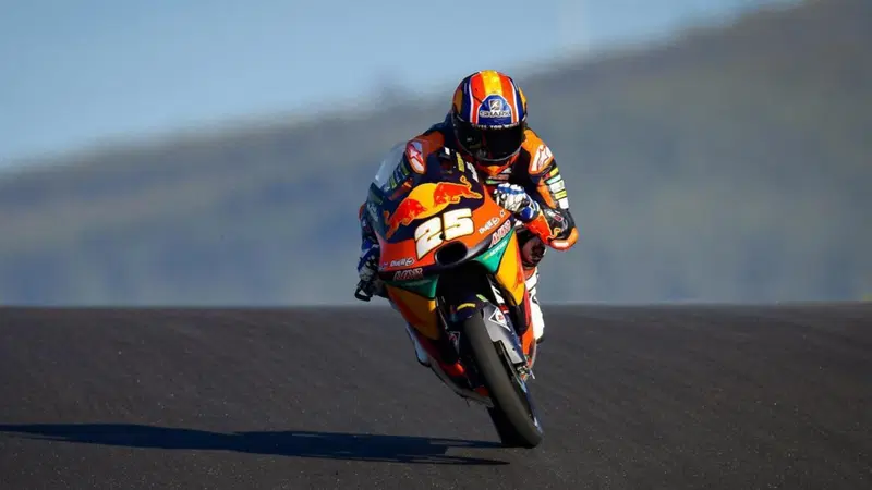 Moto3. A Portim&atilde;o vince Ra&uacute;l Fern&aacute;ndez. Arenas campione!
