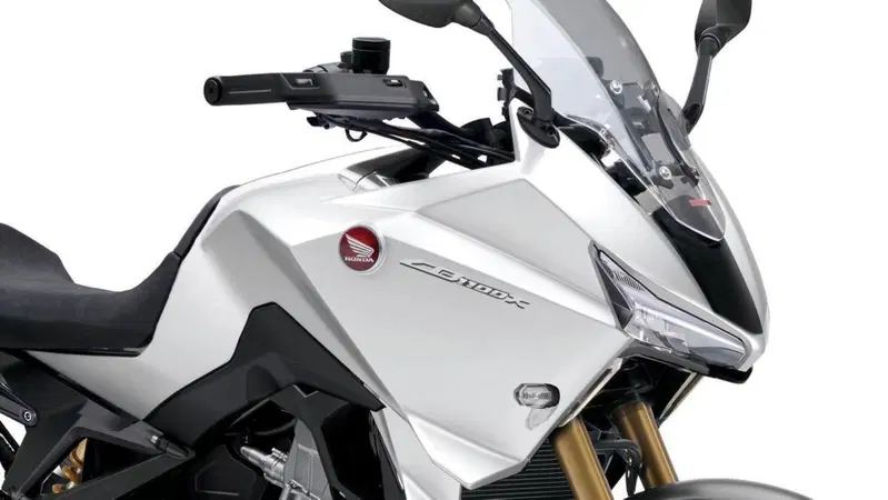 Honda, ipotesi CB1100X con il motore dell'Africa Twin
