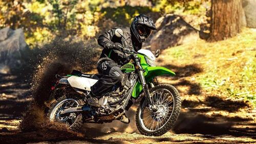 Kawasaki KLX300 e KLX300 SM m.y. 2021. Enduro stradale e supermotard (6)