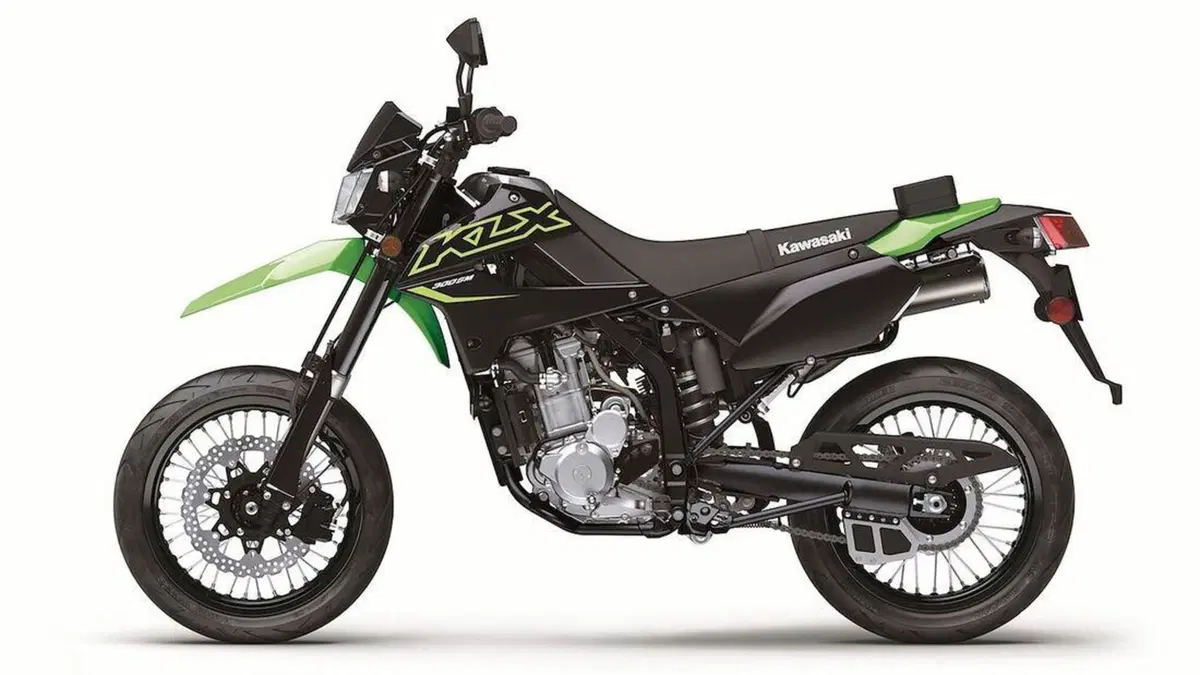Kawasaki KLX300 e KLX300 SM m.y. 2021. Enduro stradale e supermotard (2)