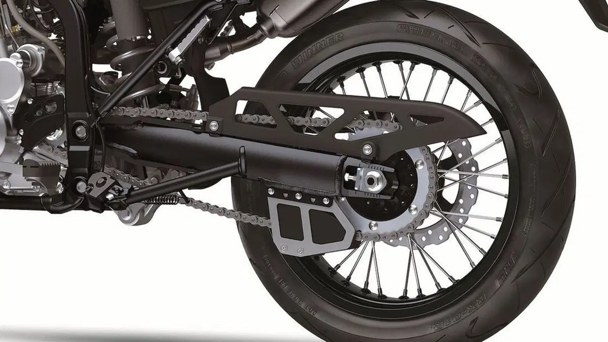 Kawasaki KLX300 e KLX300 SM m.y. 2021. Enduro stradale e supermotard (10)