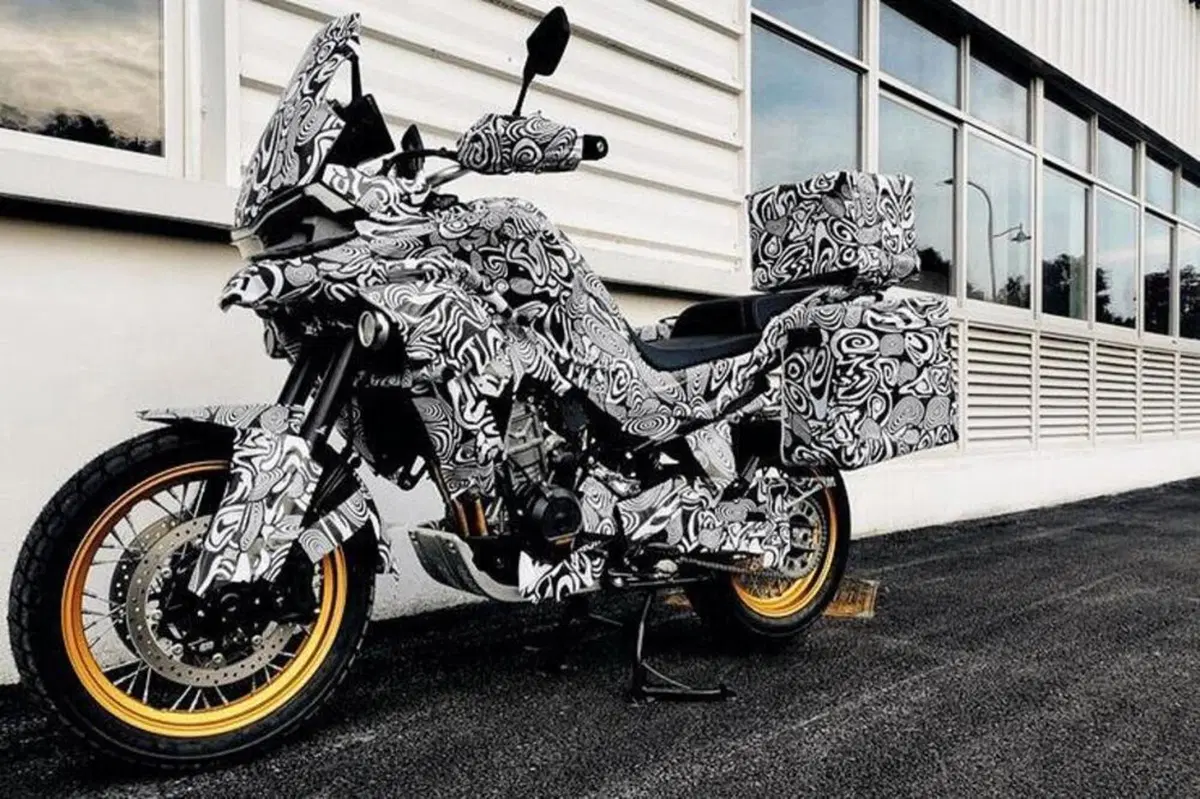 KTM intensifica i rapporti con CFMoto. E spunta il brevetto della MT800 (2)