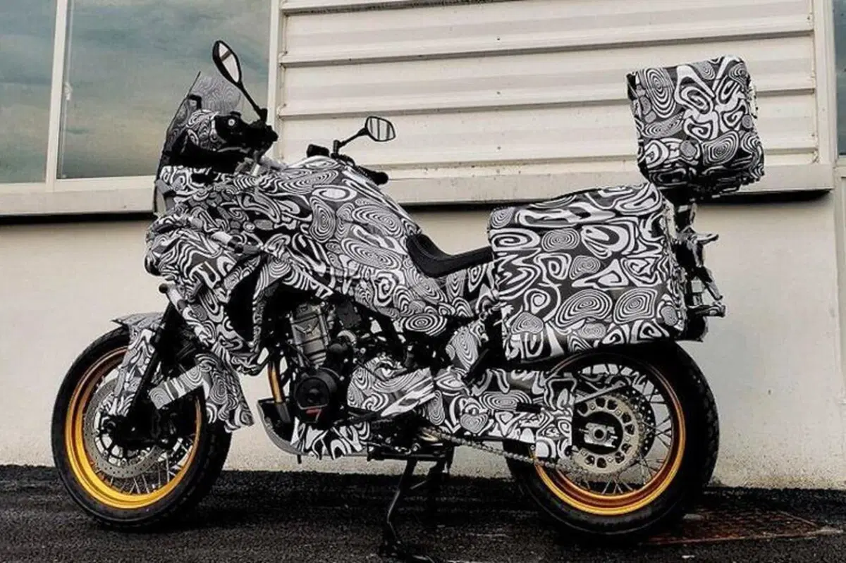 KTM intensifica i rapporti con CFMoto. E spunta il brevetto della MT800 (4)