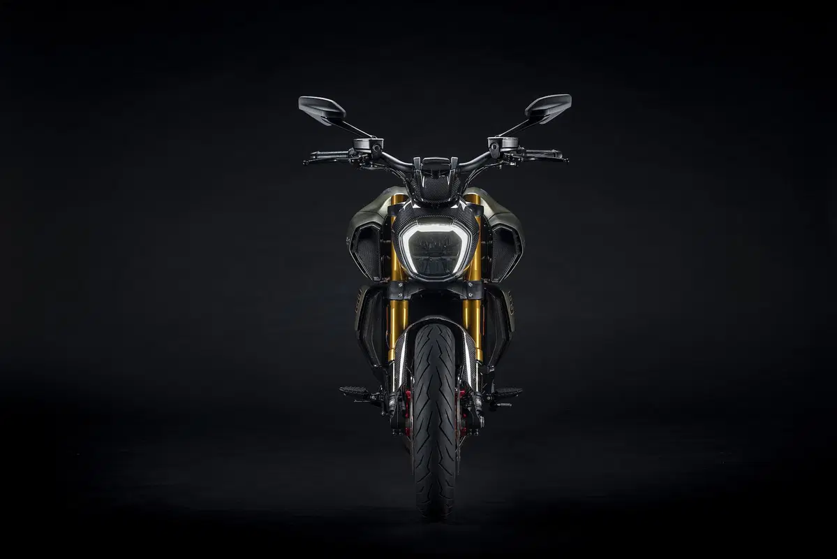 Diavel 1260 Lamborghini: dati e foto (4)
