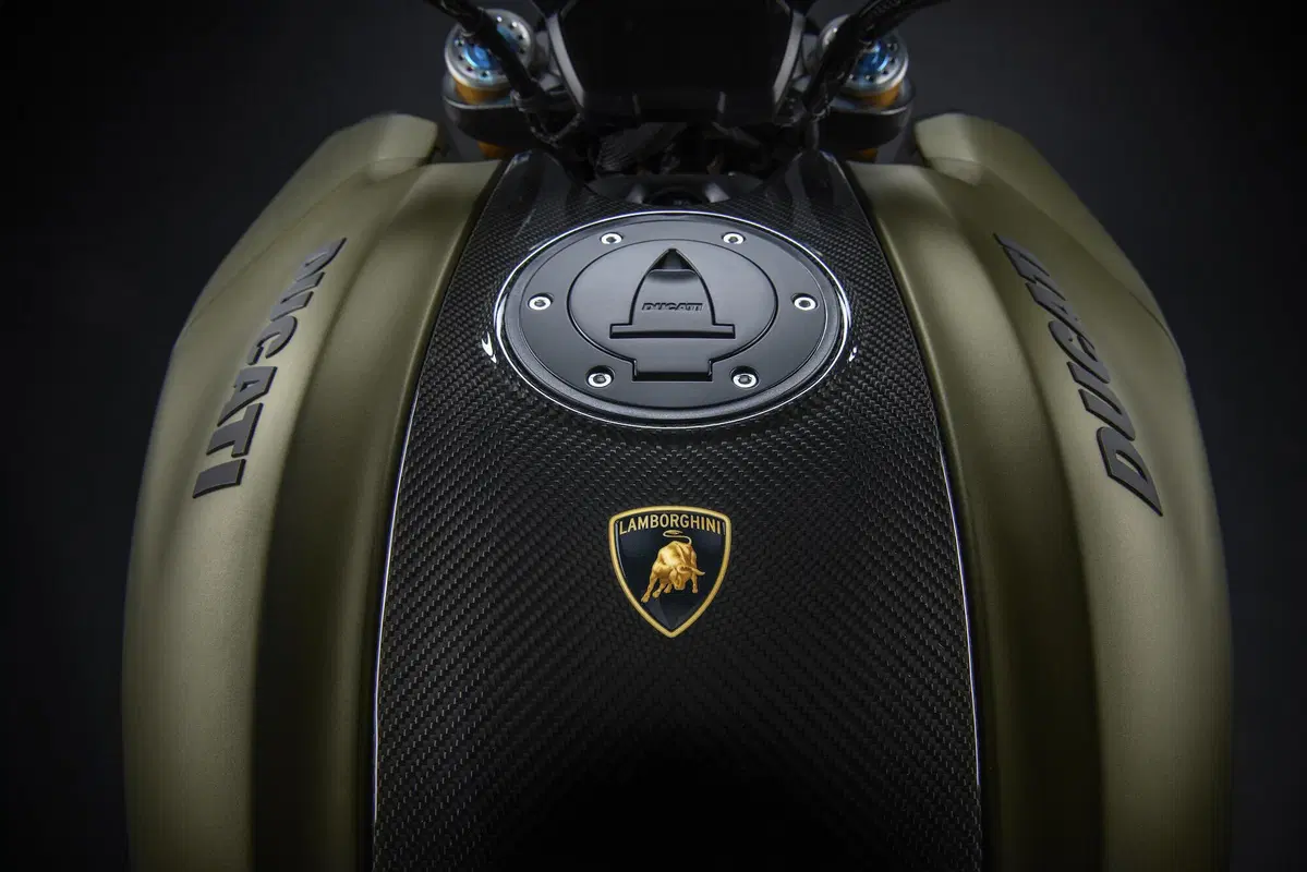 Diavel 1260 Lamborghini: dati e foto (11)