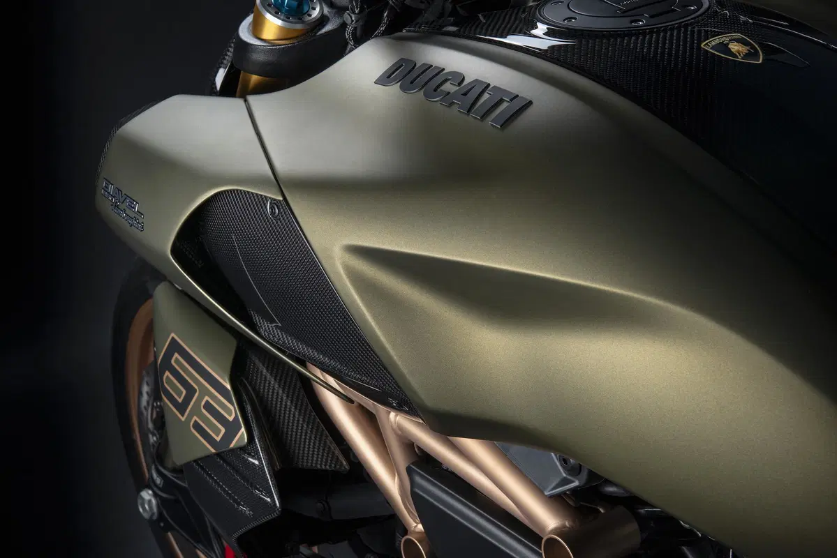 Diavel 1260 Lamborghini: dati e foto (15)