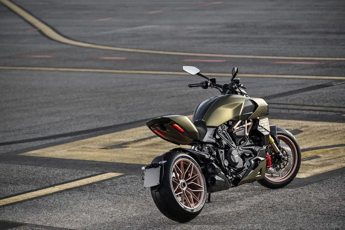 Diavel 1260 Lamborghini: dati e foto (23)