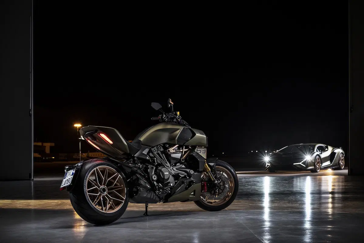 Diavel 1260 Lamborghini: dati e foto (28)