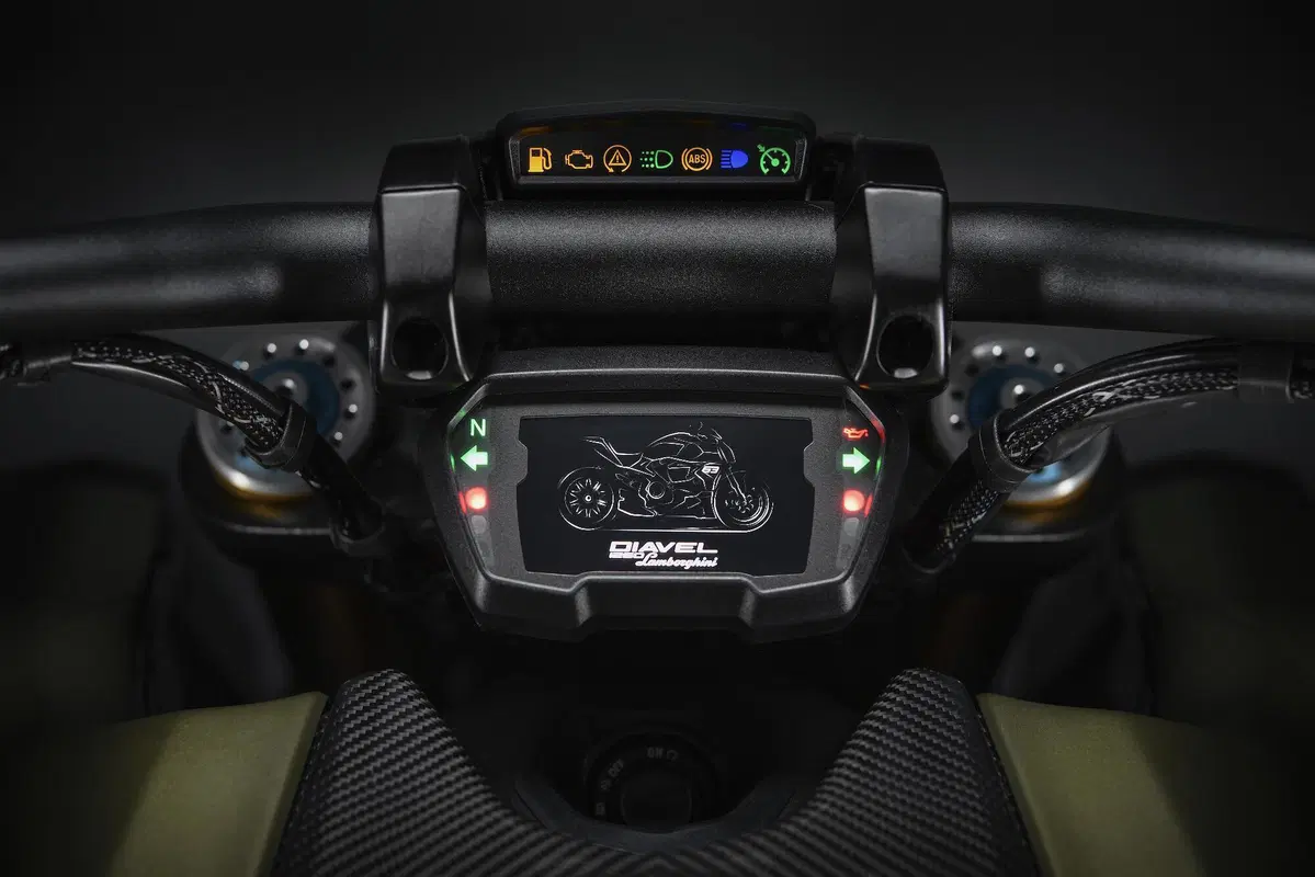 Diavel 1260 Lamborghini: dati e foto (30)
