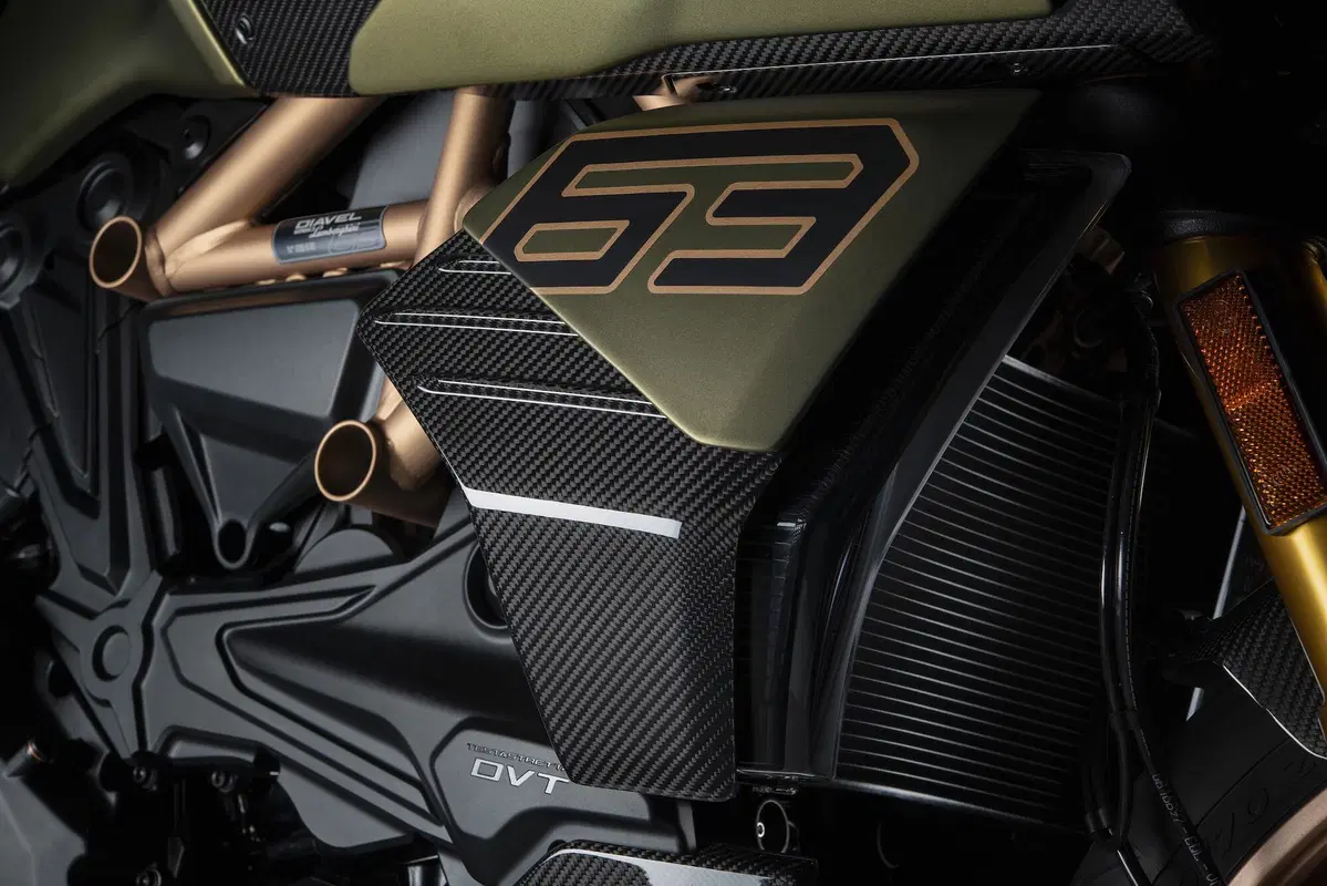 Diavel 1260 Lamborghini: dati e foto (25)