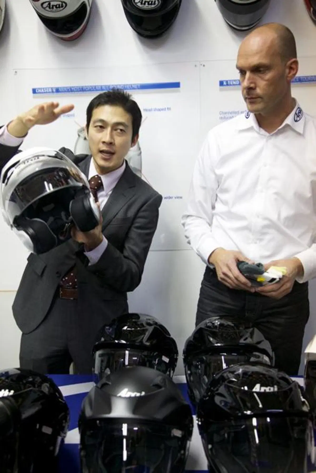Arai presenta ad Amsterdam le novità 2013 (4)