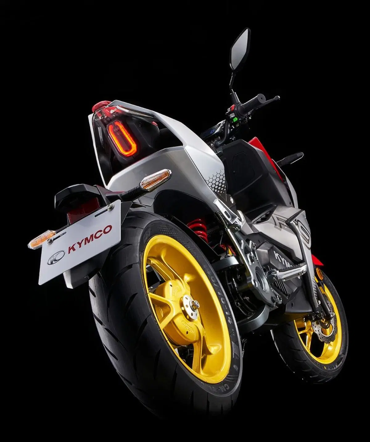 Kymco F9. Scooter elettrico da 110 km/h che si carica in 2 ore (12)
