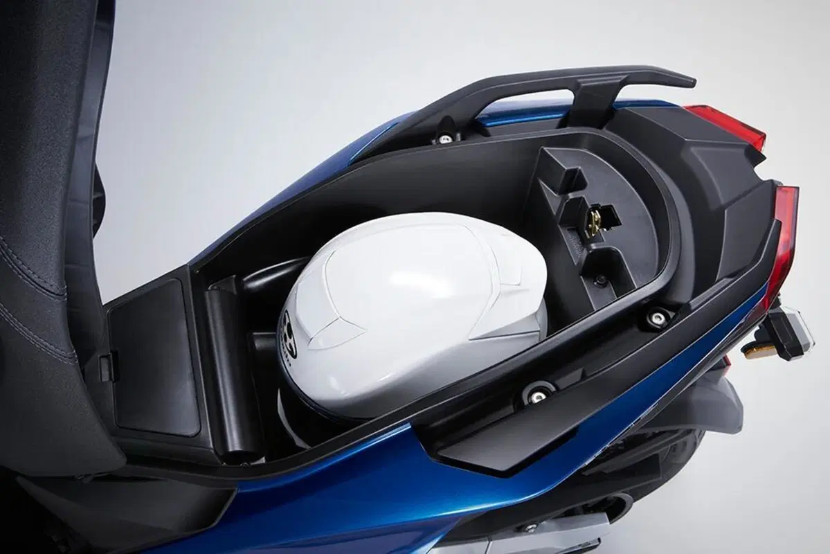 Kymco KRV 175 m.y. 2021. Il primo con il forcellone da moto (9)