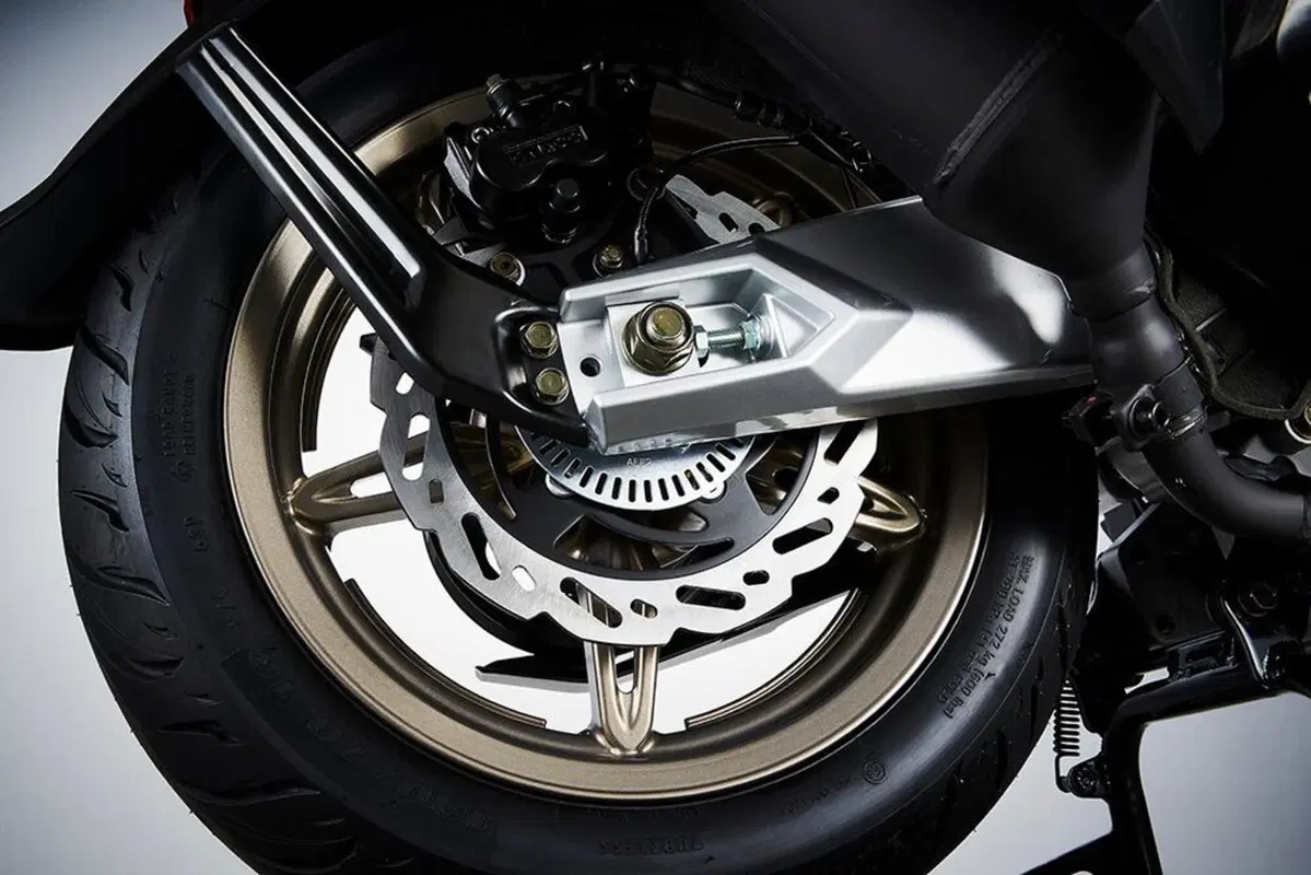 Kymco KRV 175 m.y. 2021. Il primo con il forcellone da moto (18)