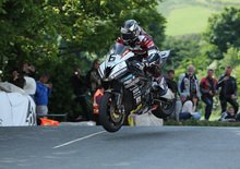 TT 2016, RST Superbike: Dunlop vince e distrugge il record