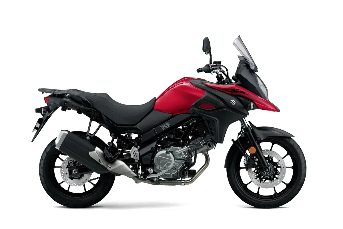 Suzuki V-Strom 650 e 650XT 2021. Euro 5 e Kit touring compreso nel prezzo