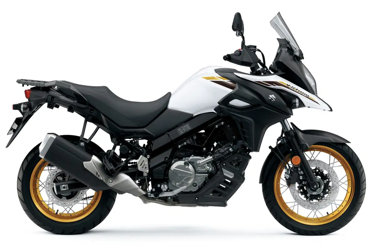 Suzuki V-Strom 650 e 650XT 2021. Euro 5 e Kit touring compreso nel prezzo (3)