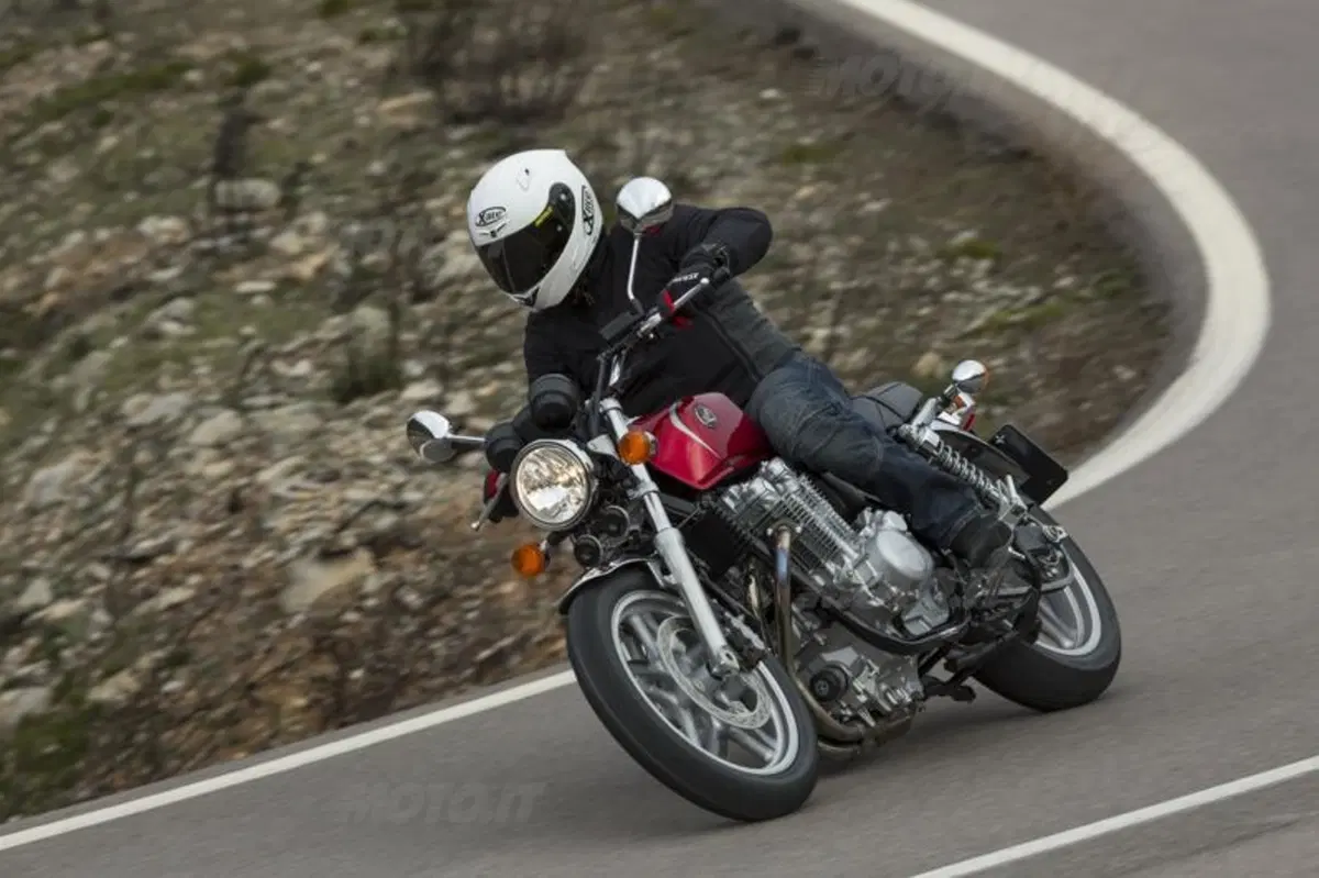 Honda CB1100 (2)