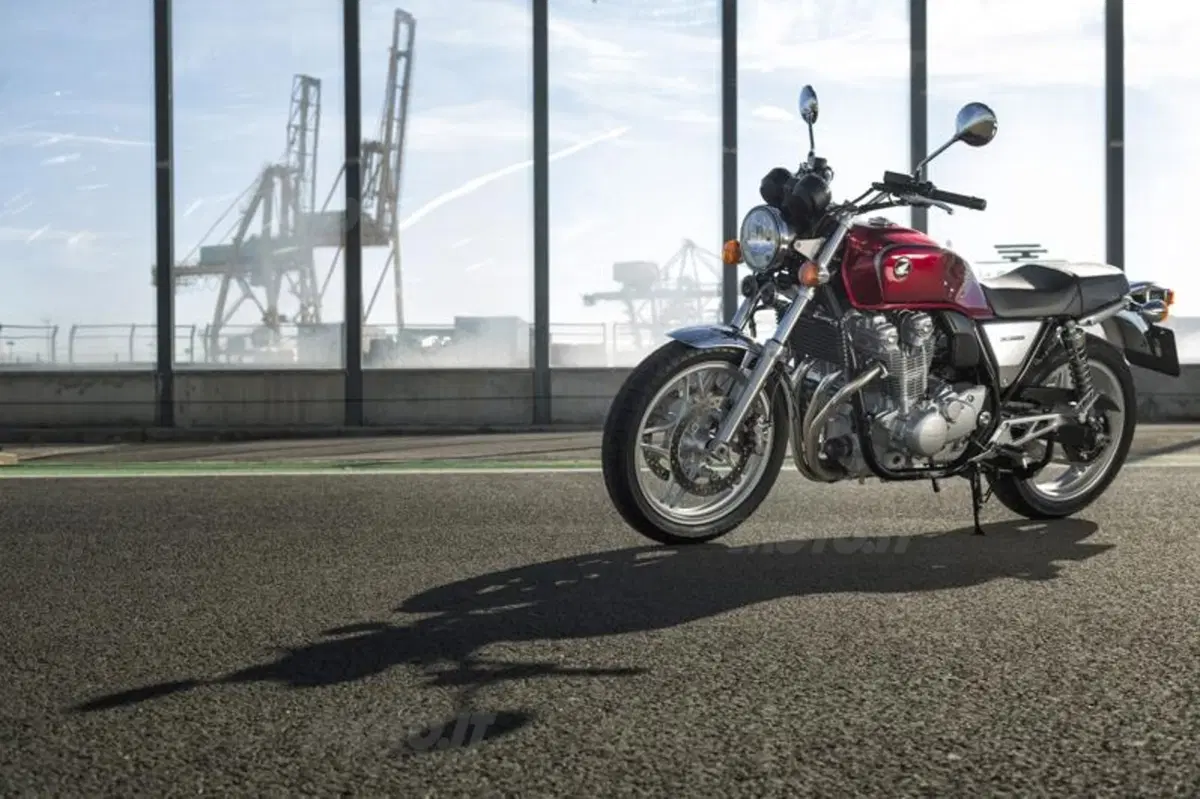Honda CB1100 (21)
