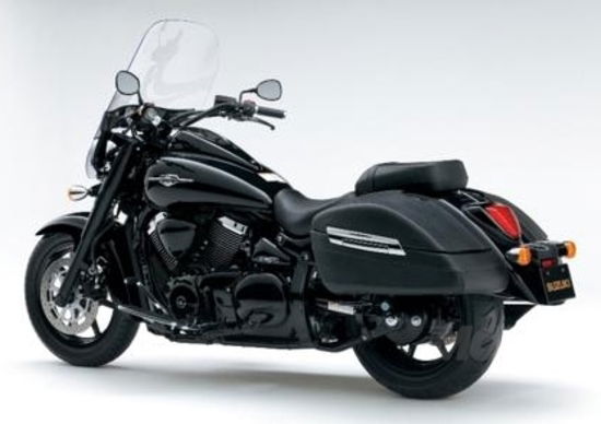 Suzuki: arriva la Intruder C1500T 