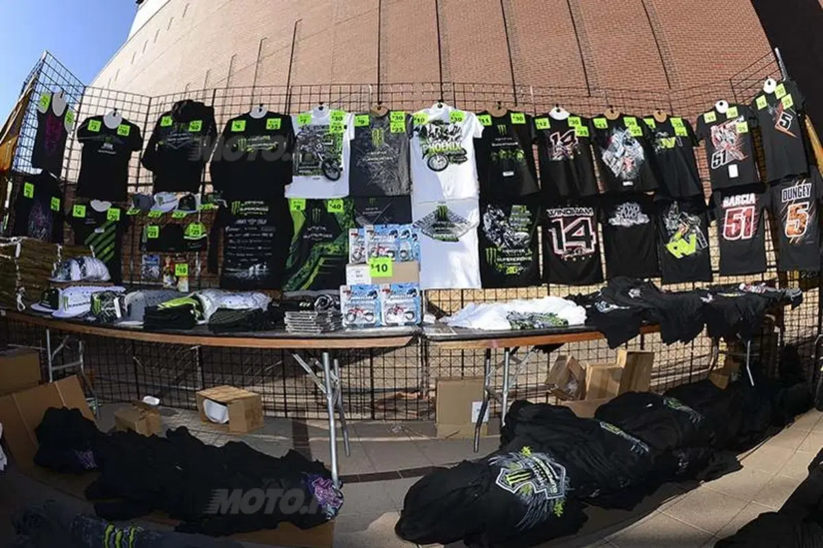 Le foto più belle del Supercross di Phoenix  (5)