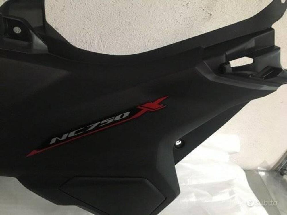 Carena copertura laterale SX Honda HONDA NC750X (3)