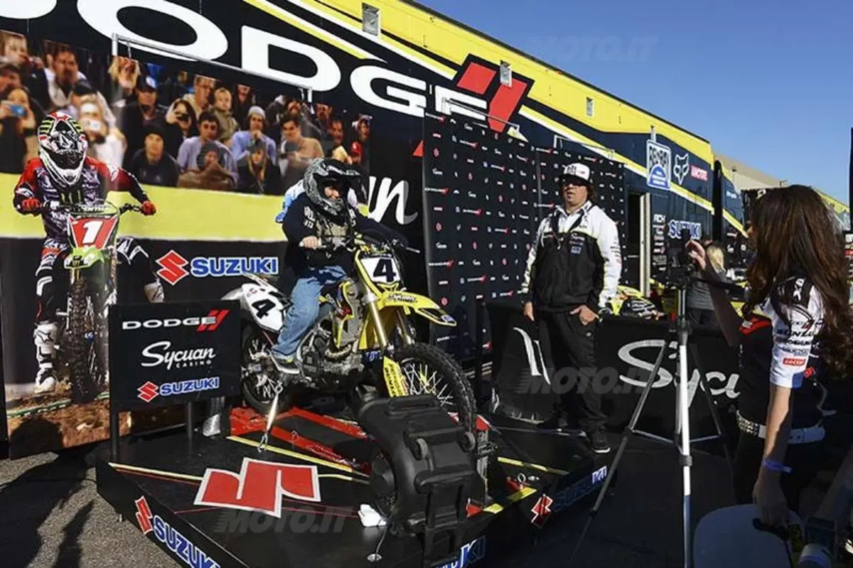Le foto più belle del Supercross di Phoenix  (28)