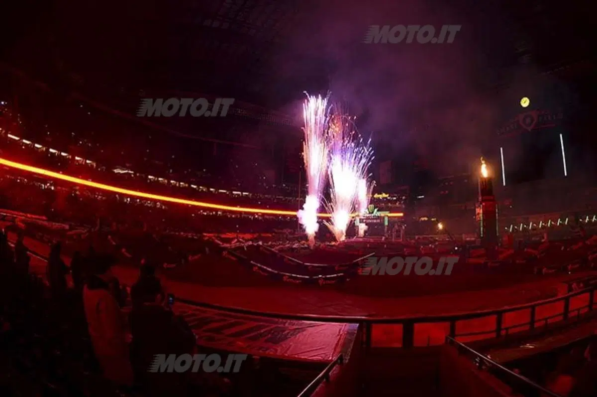 Le foto più belle del Supercross di Phoenix  (48)