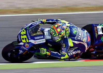 MotoGP 2016. GP di Catalunya. Rossi il più veloce nel warm-up