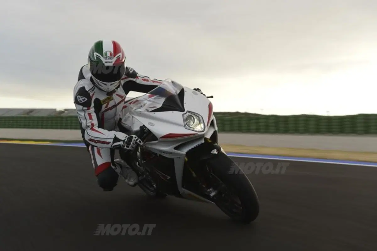 MV Agusta F4 e F4RR 2013 (5)