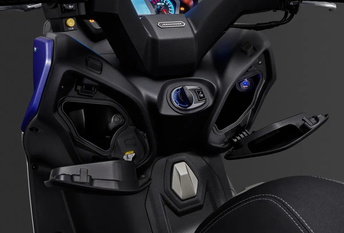 SYM MAXSYM 400: tante le novità sul modello 2021 (5)