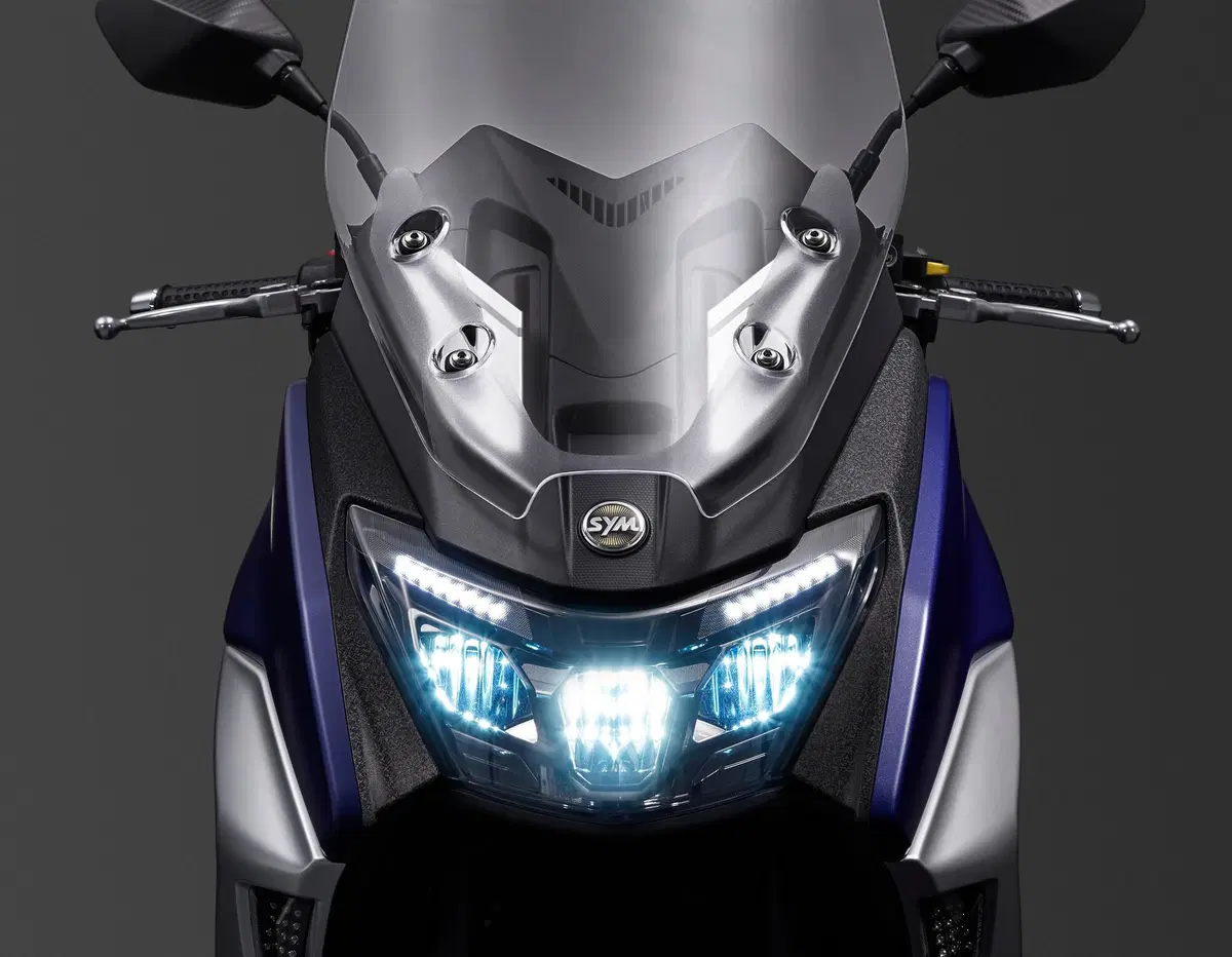 SYM MAXSYM 400: tante le novità sul modello 2021 (3)