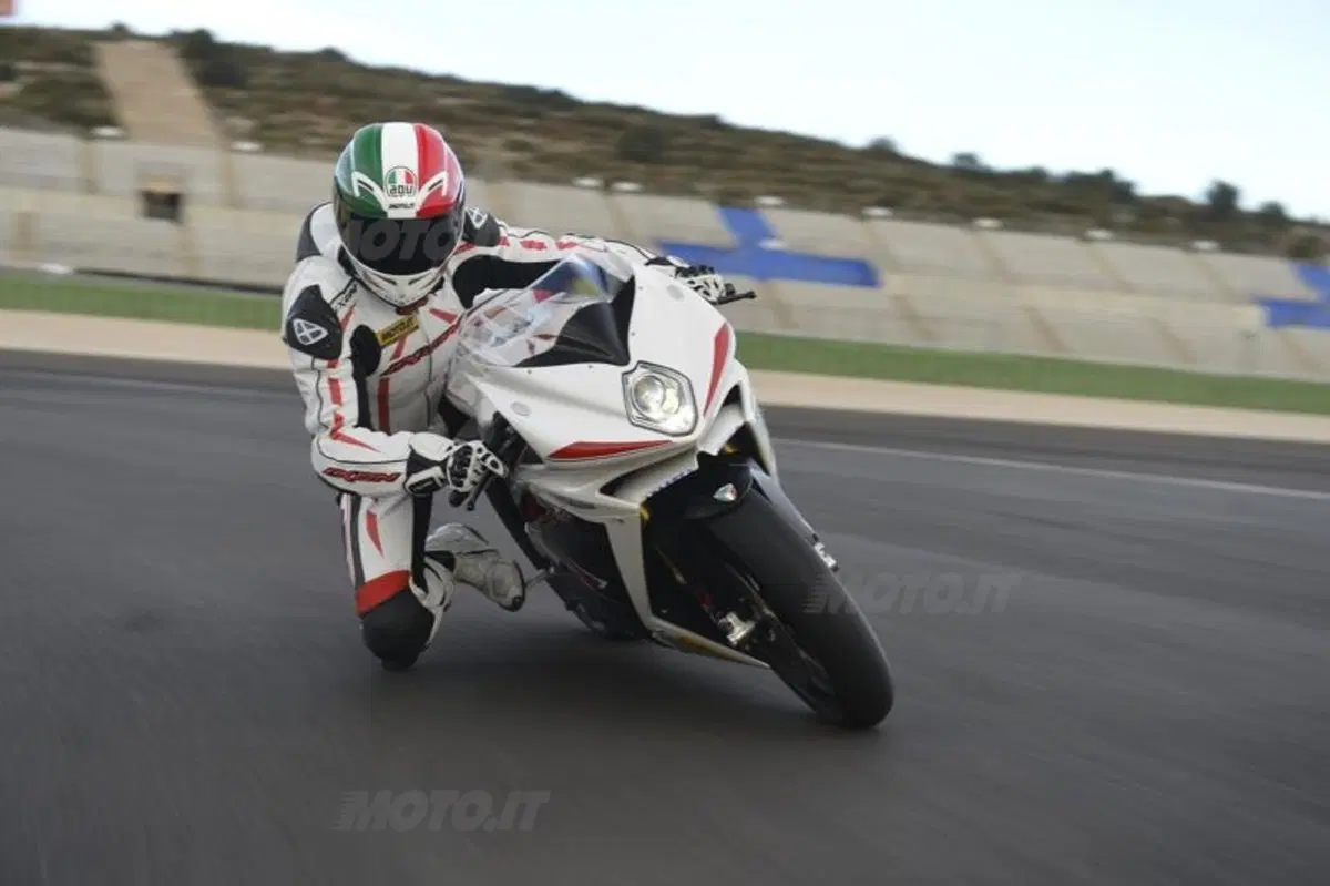MV Agusta F4 e F4RR 2013 (9)