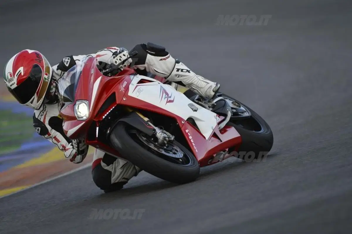 MV Agusta F4 e F4RR 2013 (11)