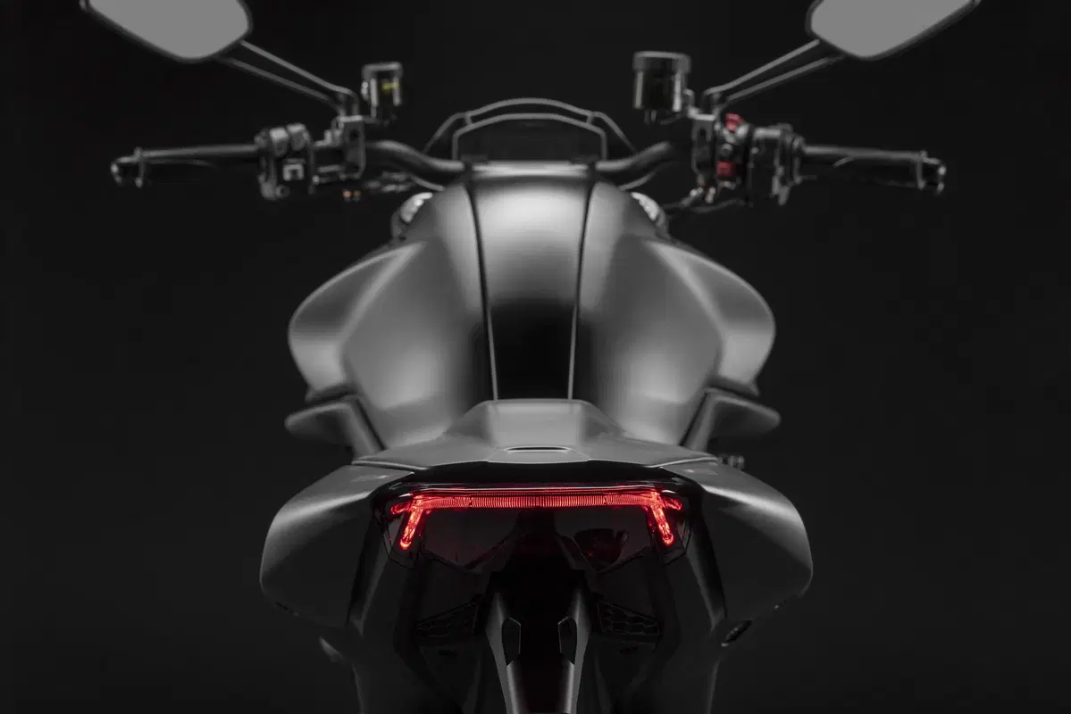 Ducati Monster 2021: Foto, prezzo e informazioni (17)