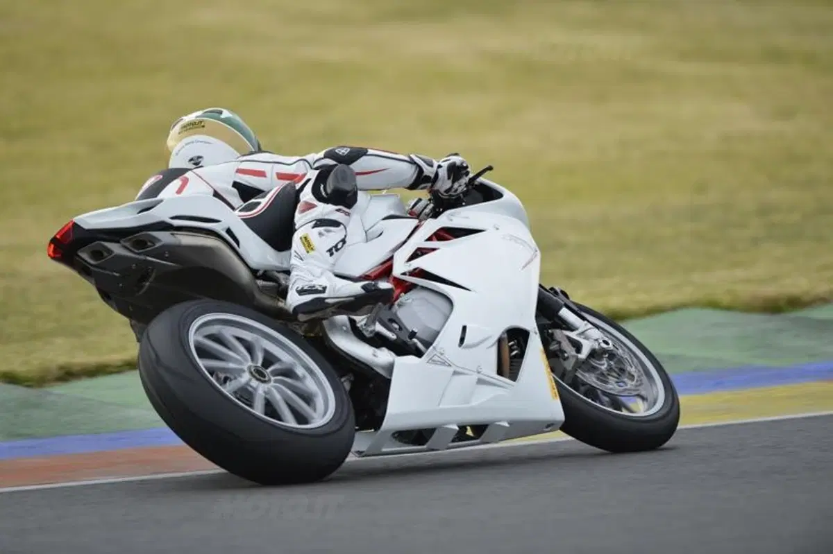 MV Agusta F4 e F4RR 2013 (17)