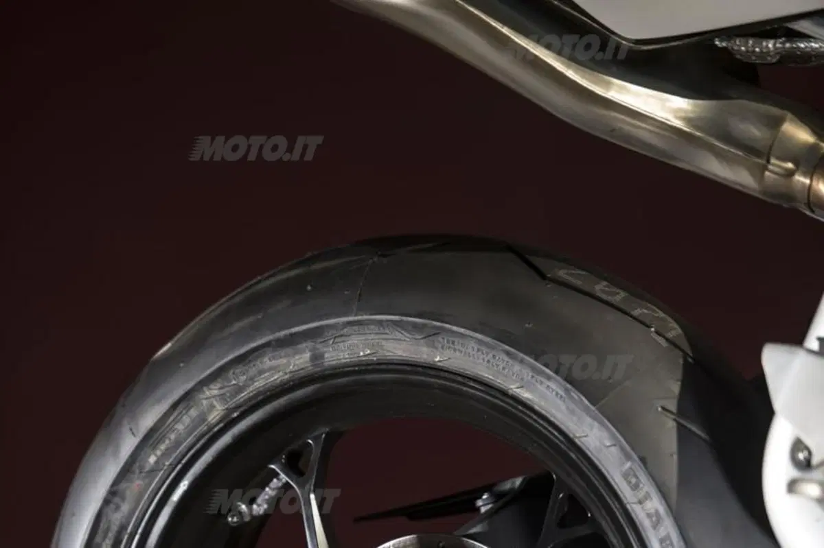 MV Agusta F4 e F4RR 2013 (29)