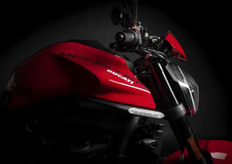 Ducati Monster 937 Monster 937 + (2021 - 25) (10)